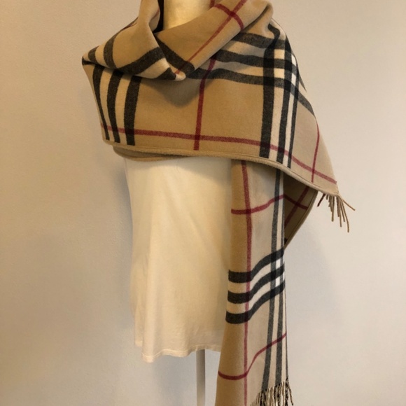 BURBERRY CAPE/ LARGE STOLE - Picture 14 of 16